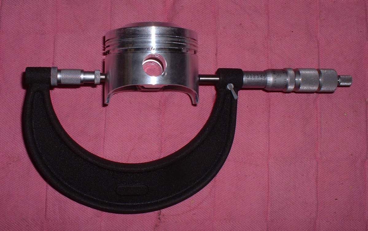 Dan's Motorcycle "Honing Your Cylinder"