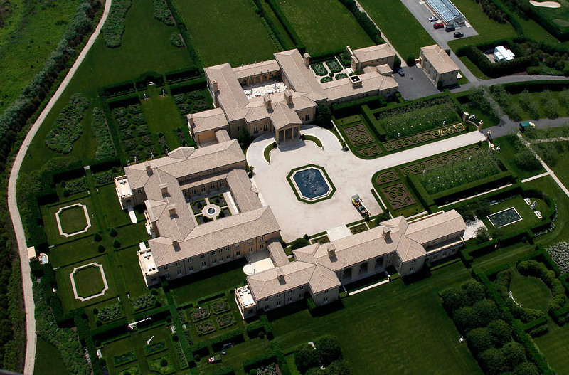 VIDEO Fly Over Ira Rennert's Sagaponack MegaMansion Fairfield Dan’s