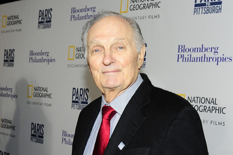 Alan Alda Receives Lifetime Achievement Award, Talks M*A*S*H Reunion