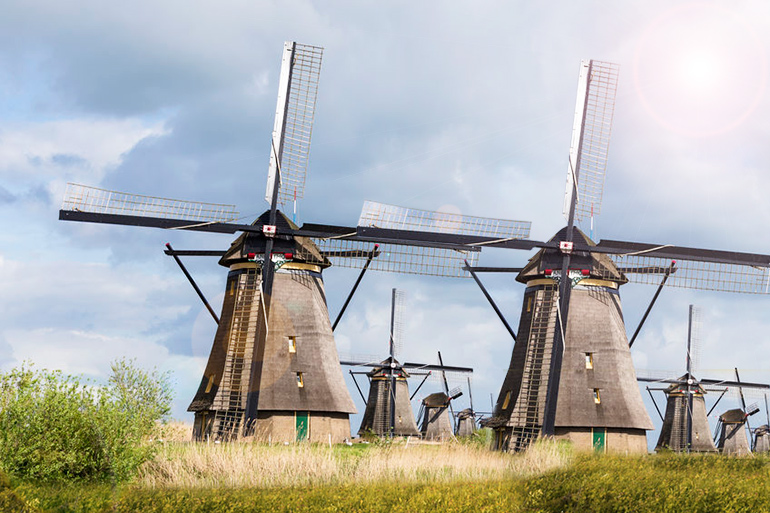 Municipal Board Proposes Tasteful Wind Farm in East Hampton