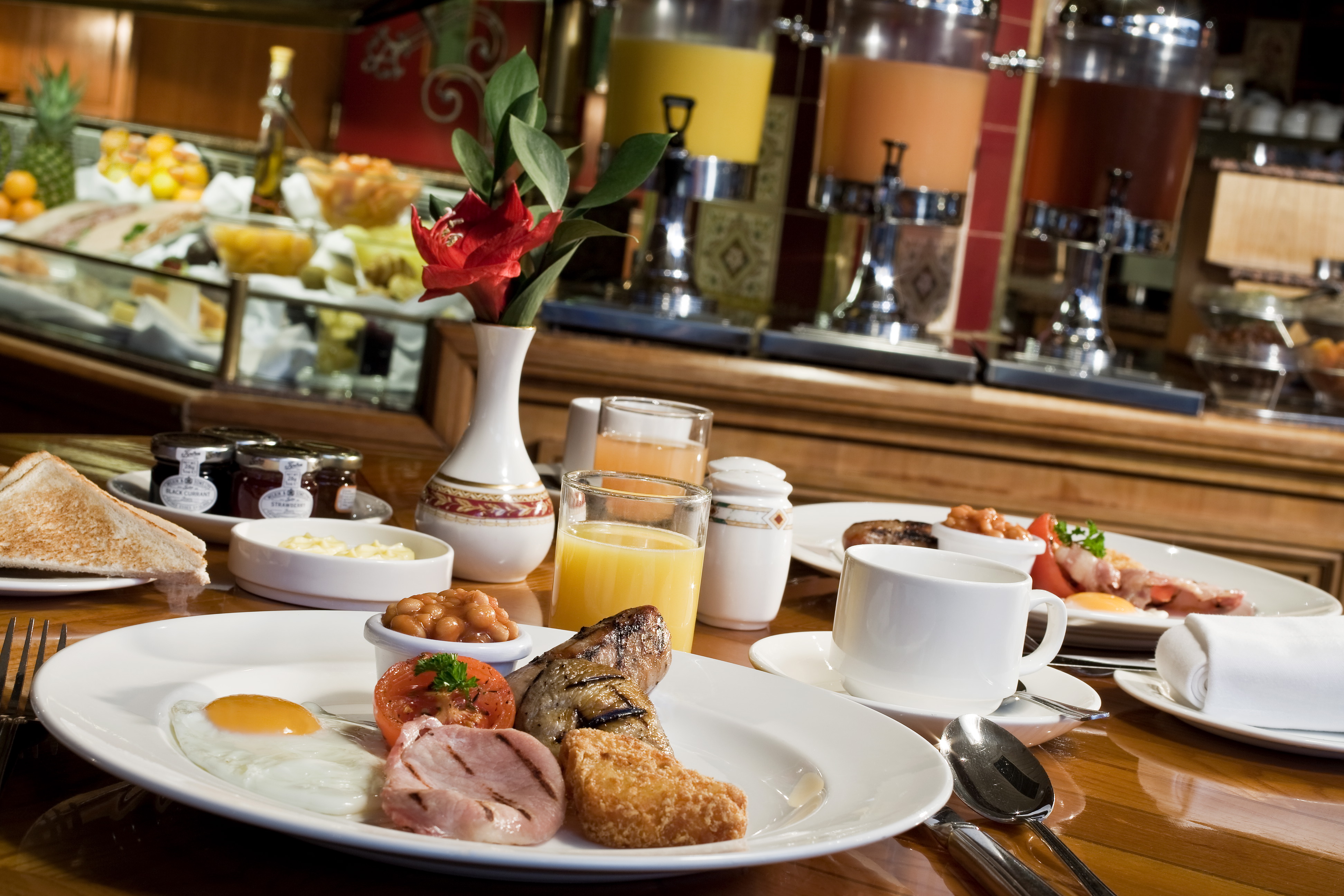 Breakfast in Minsky's Restaurant London, Regents Park