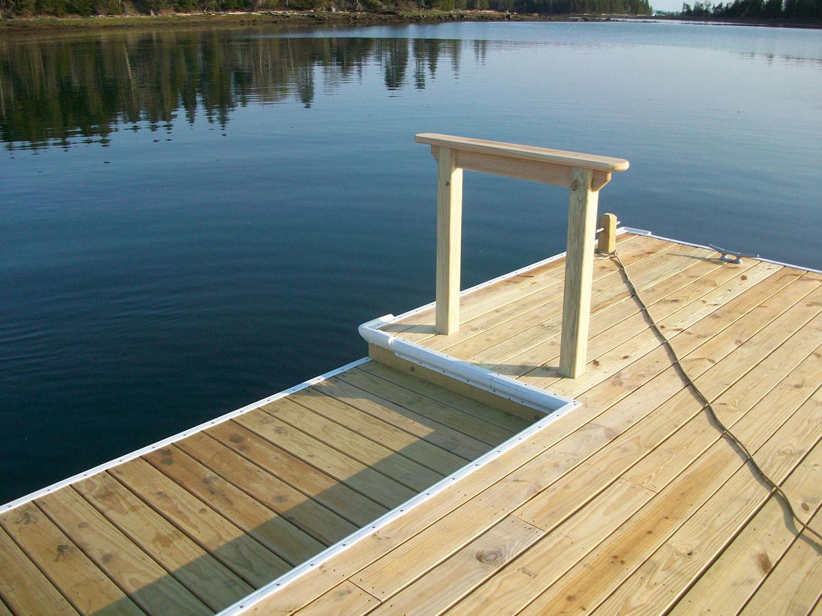 Floats & Mooring Service Dark Harbor Boat Yard, 7 Acre Island