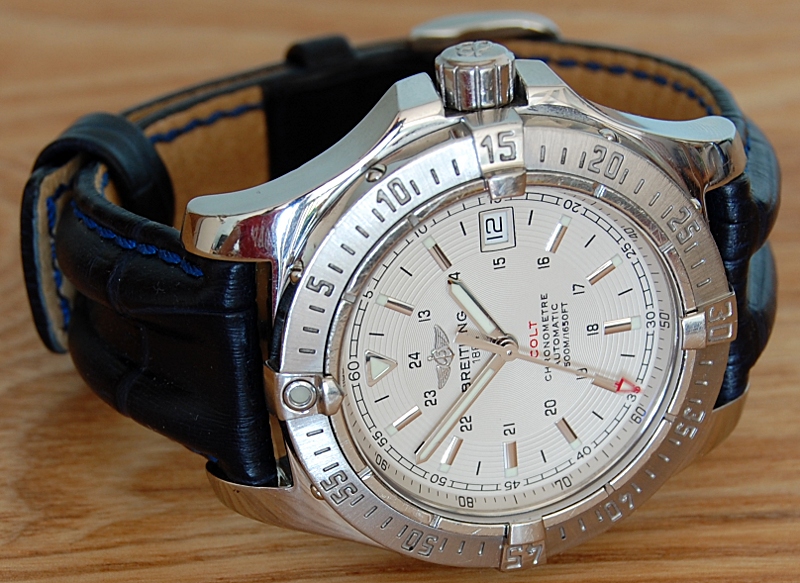 Dressy, diver's watch quality manufacture and very robust