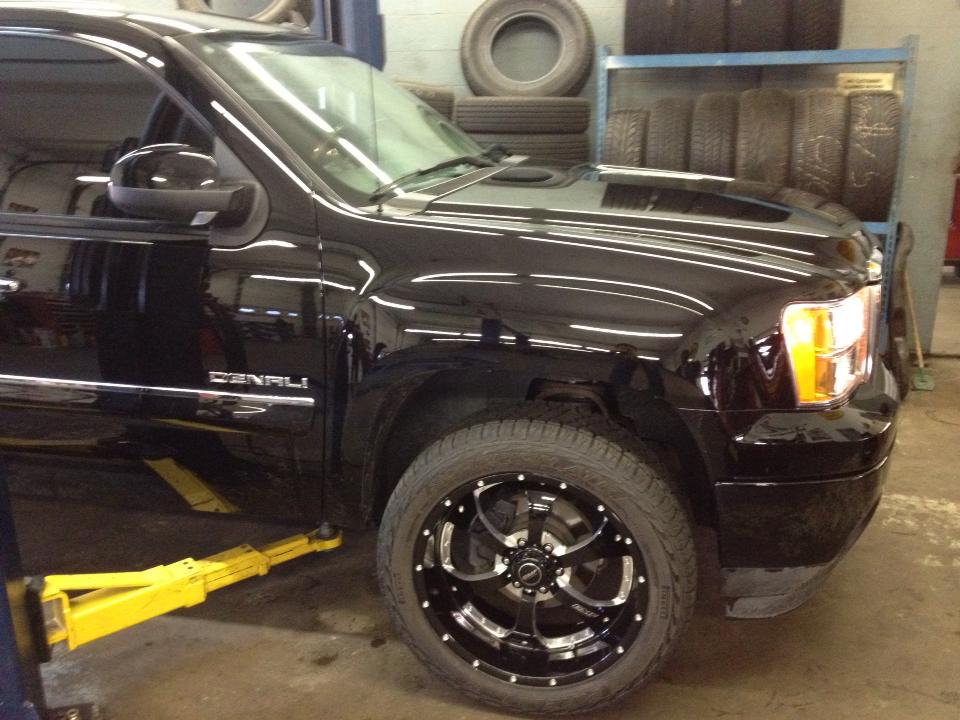 Services Darrell's Tire & Service Center