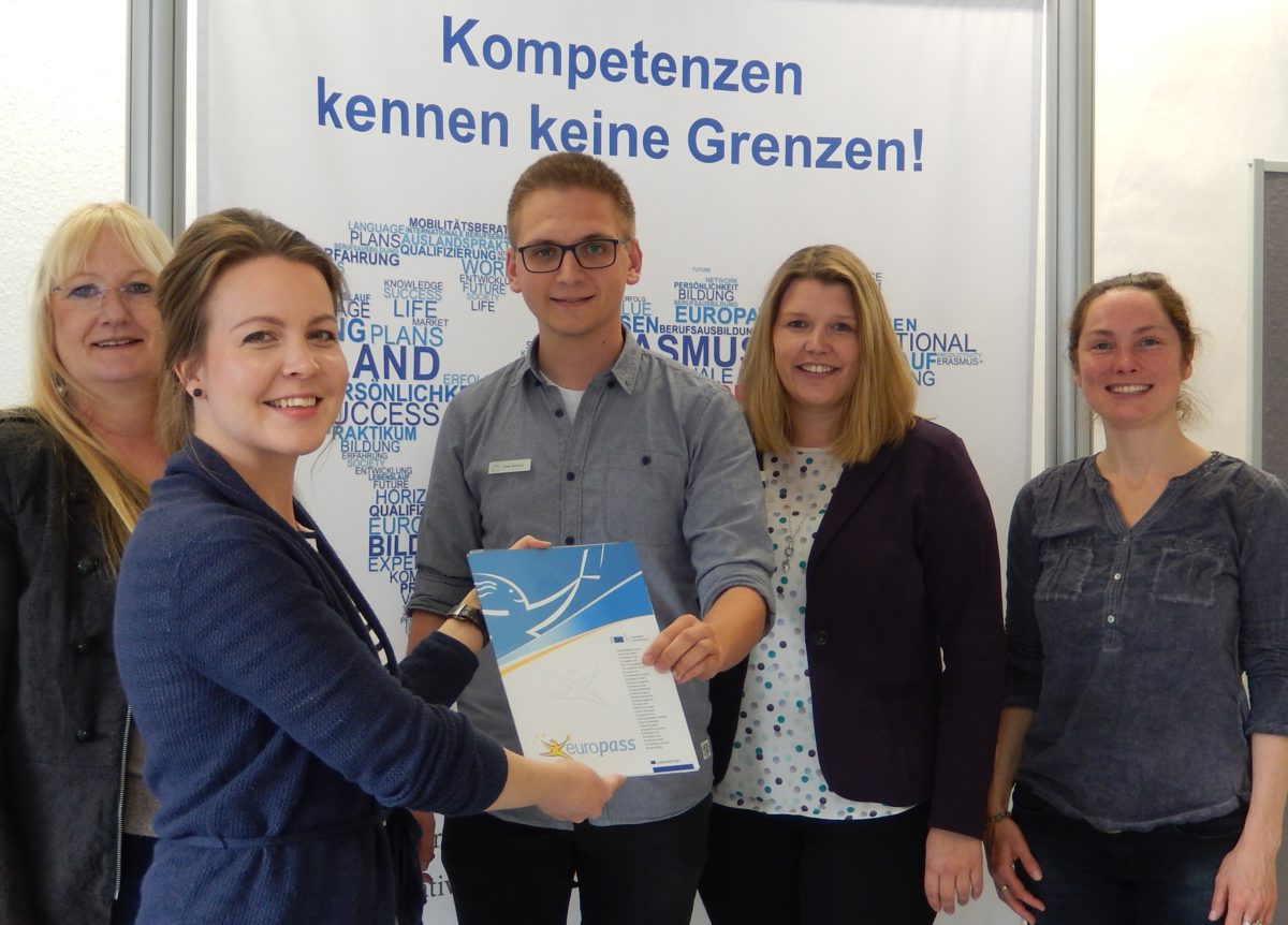 das Marburger OnlineMagazin » Auszubildender des Landkreises macht