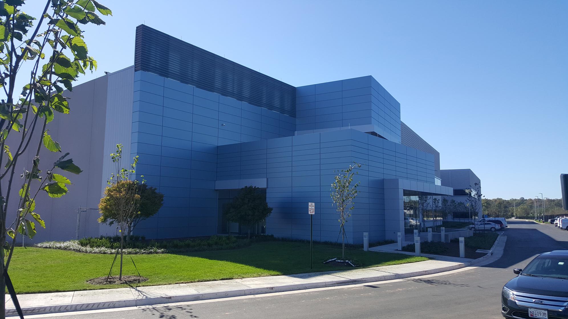 Digital Realty Building L at 44274 Round Table Plaza