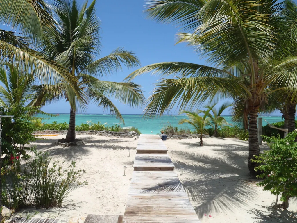 DATAI...YOUR "HOME" IN WHITBY, NORTH CAICOS Datai Villa Beachfront