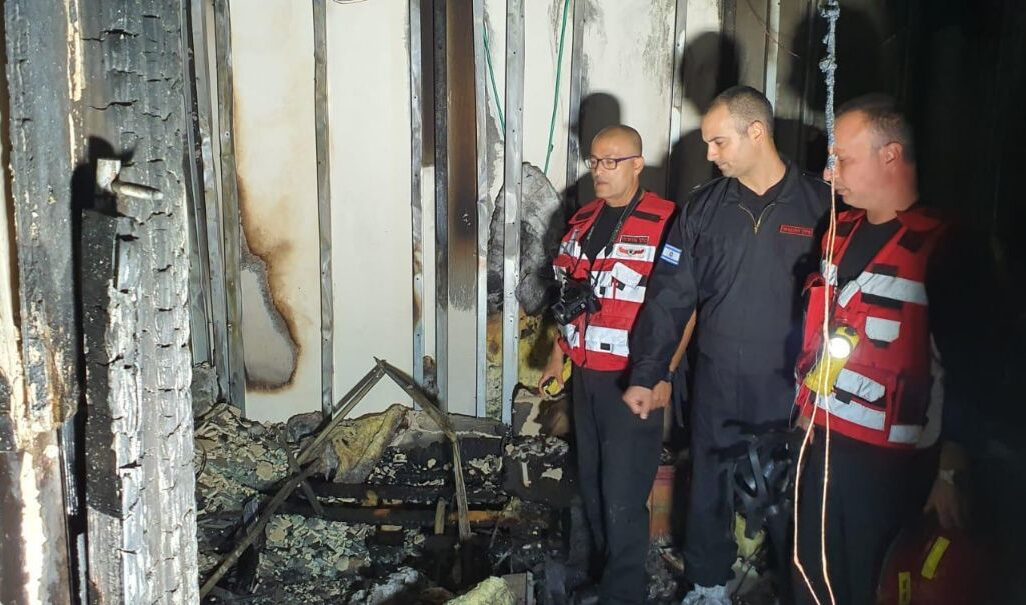 אם התוצאה היא חיובית, נציג שלנו ייצור איתך קשר וייתן הנחיות והסברים להמשך. שריפה בבית מגורים בנתניה בה נהרגו שני ילדים בני 3 ו-5, 22 ...