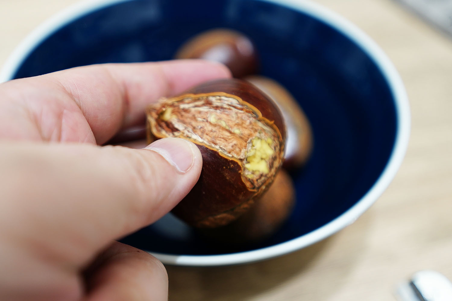 ホットクック レシピ118：「むいてから蒸す」か「蒸してからむく」か、それが問題だ：諏訪田製作所「栗くり坊主」レビュー デイブ