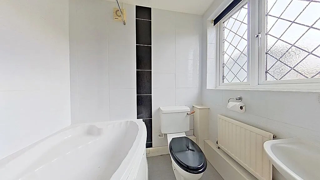 Three Bedrooms Sold STC In Douglas Road Herne Bay David Clarke Estate Agents