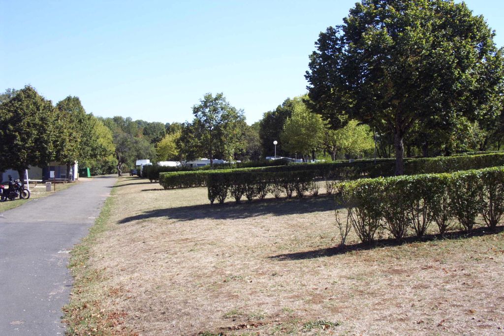 Camp Municipal Parc Ste Marie Rue les Tanneries 52000 Chaumont Tel 03