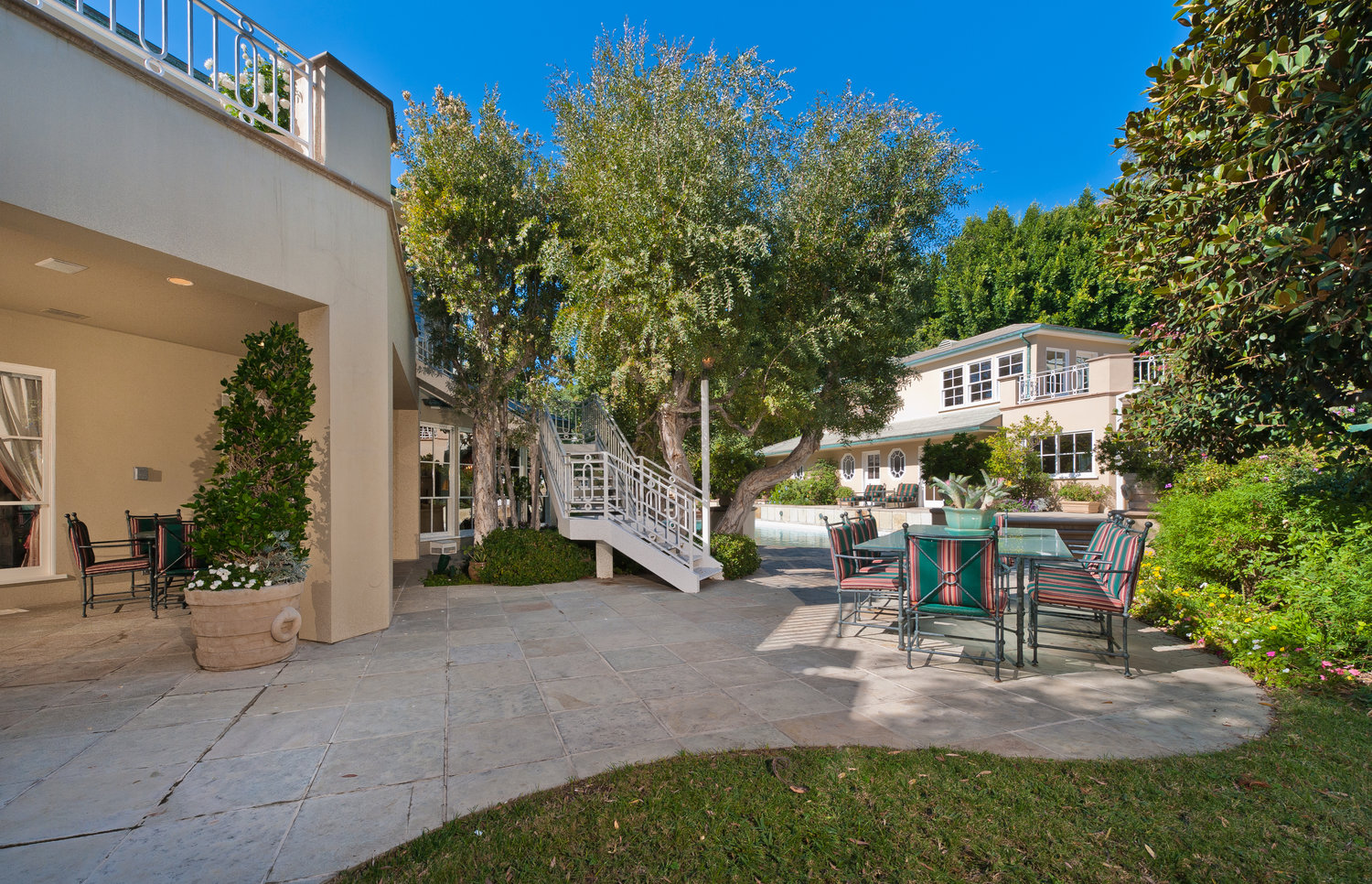 200 S. Mapleton Dr Holmby Hills — David Kramer Group