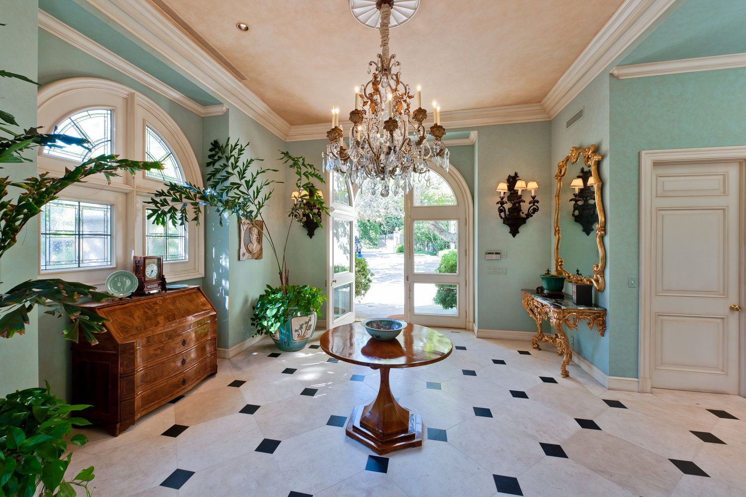 200 S. Mapleton Dr Holmby Hills — David Kramer Group