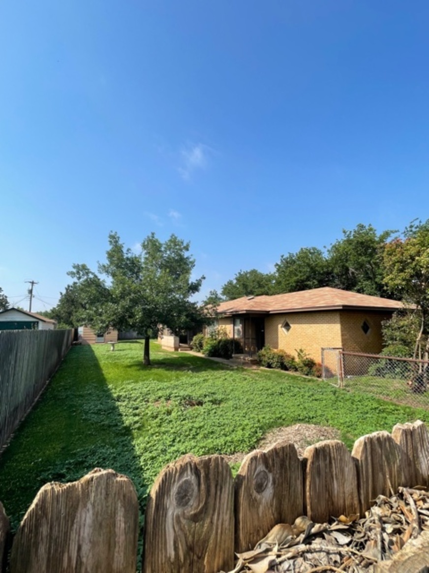 420 N 2ND ST CROWELL, TEXAS 79227 Davis Vernon Real Estate Davis