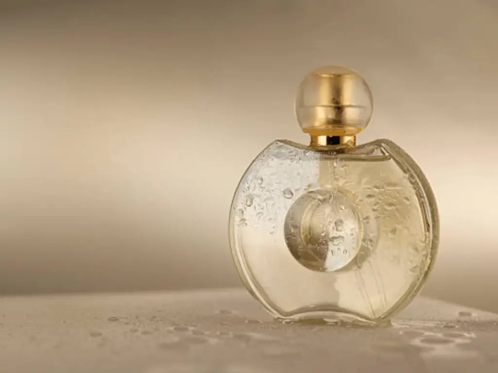 How to Clean Perfume Bottles Effectively daxin