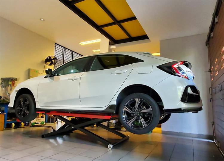 News - The advantages and precautions of electric car hydraulic jack