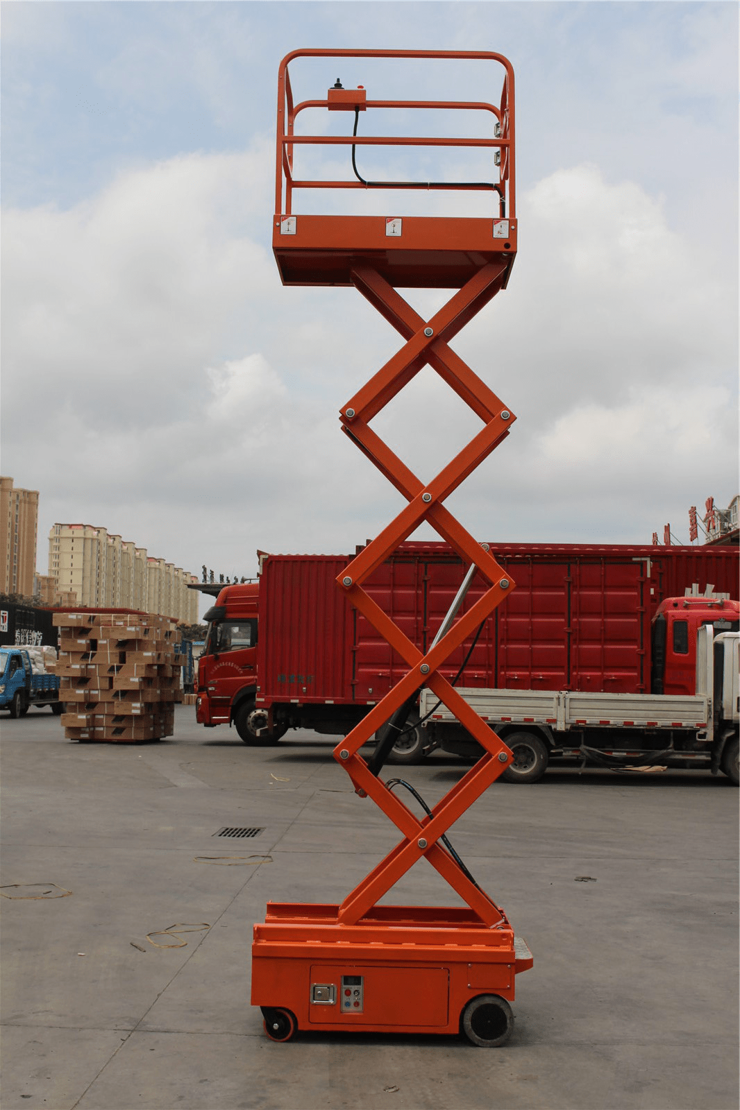 China Self Propelled Mini Scissor Lift Manufacturer and Supplier Daxin