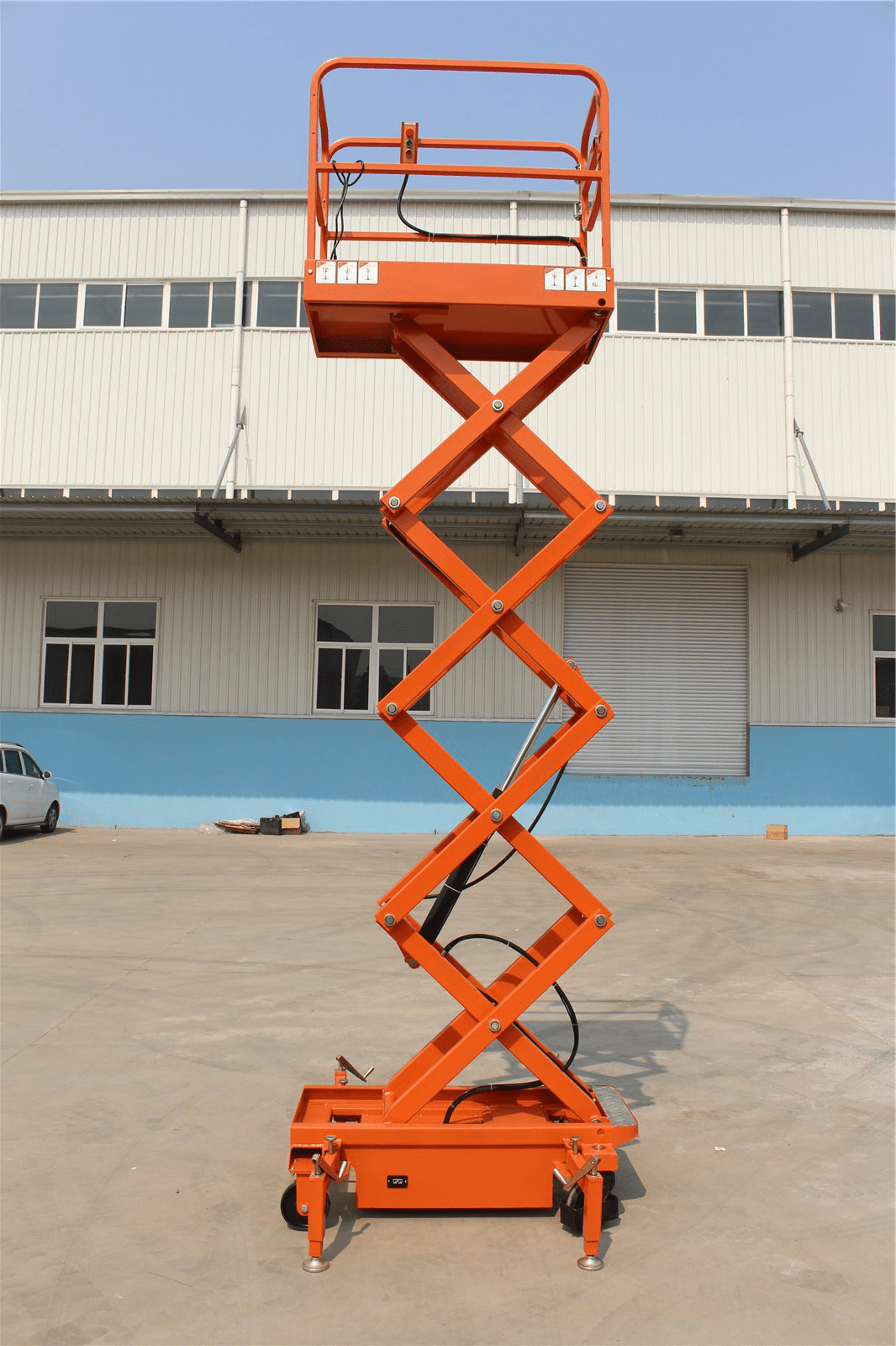China Mobile Mini Scissor Lift Manufacturer and Supplier Daxin