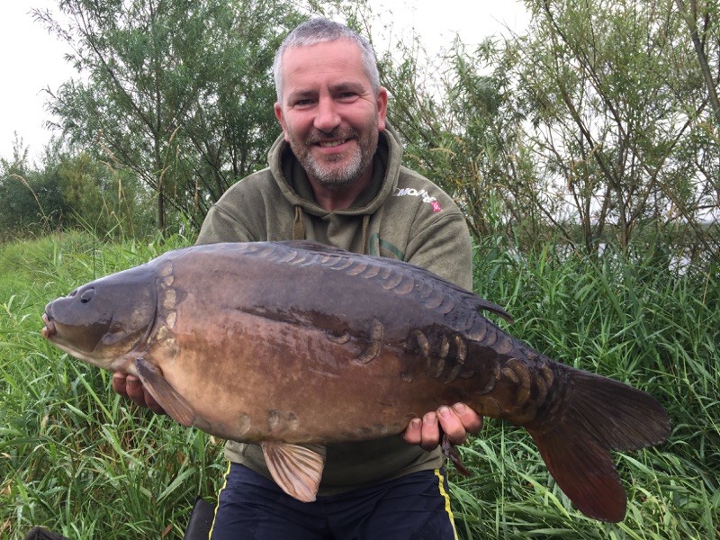 The Willows Carp & Coarse Fishery (Methley, Yorkshire) Day Ticket Lakes