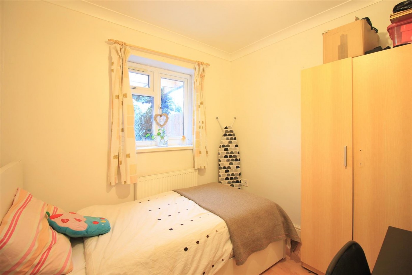 Shackleton Road, Southall, UB1, 5 bedroom, House End Terrace