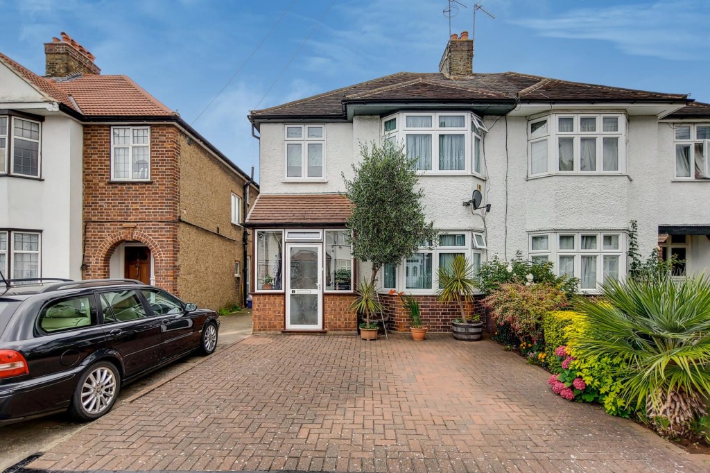 Hogarth Gardens, Heston, TW5, 4 bedroom, House SemiDetached