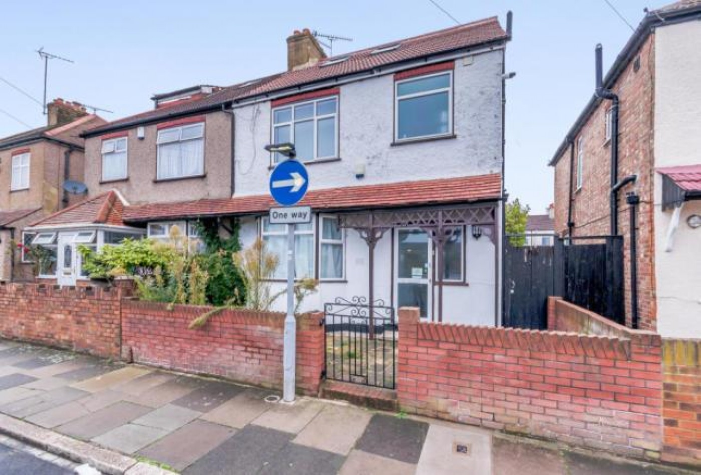 Tiverton Road, Hounslow, Middlesex, TW3, 4 bedroom, House SemiDetached