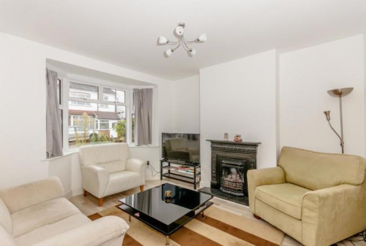 Tiverton Road, Hounslow, Middlesex, TW3, 4 bedroom, House SemiDetached