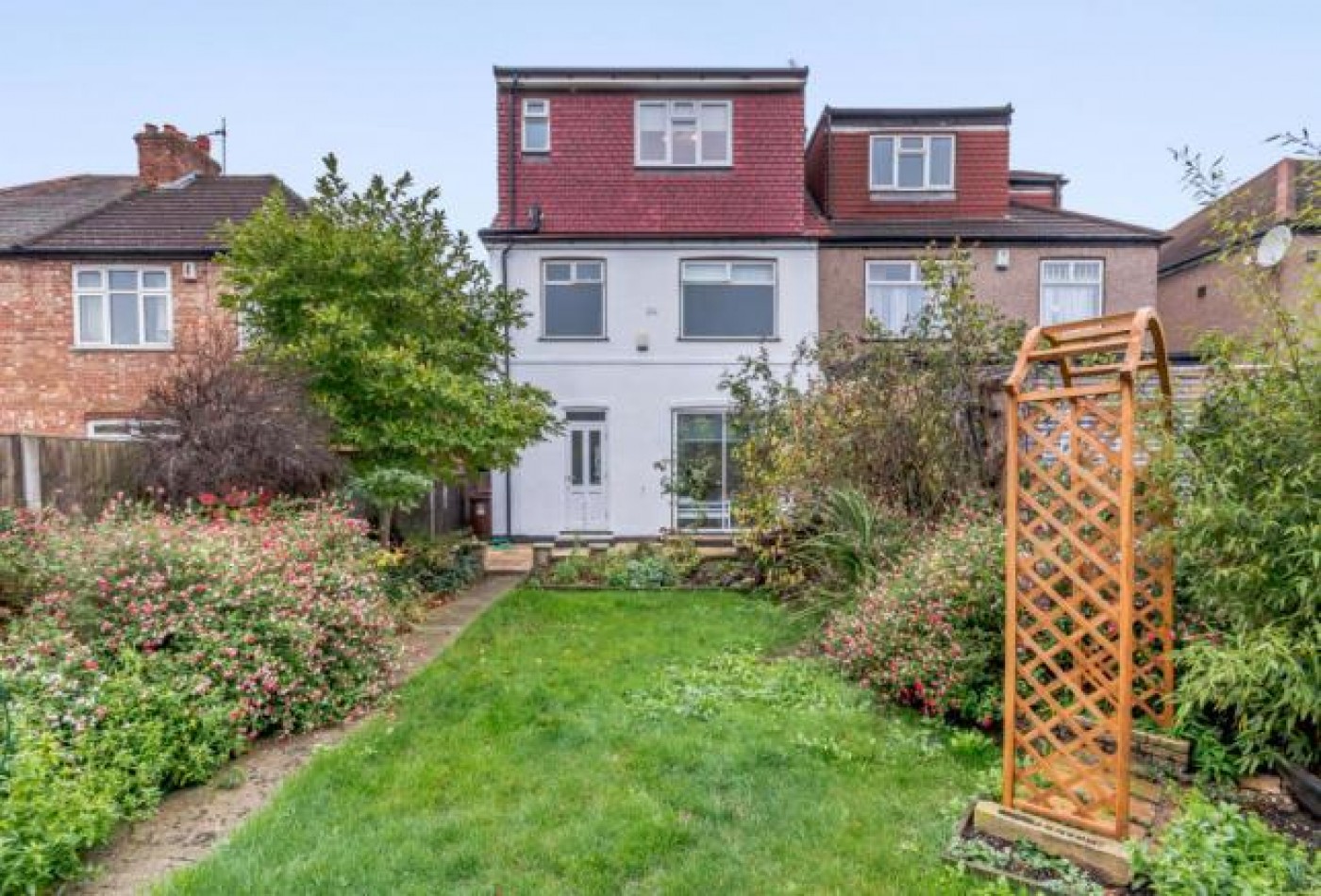 Tiverton Road, Hounslow, Middlesex, TW3, 4 bedroom, House SemiDetached
