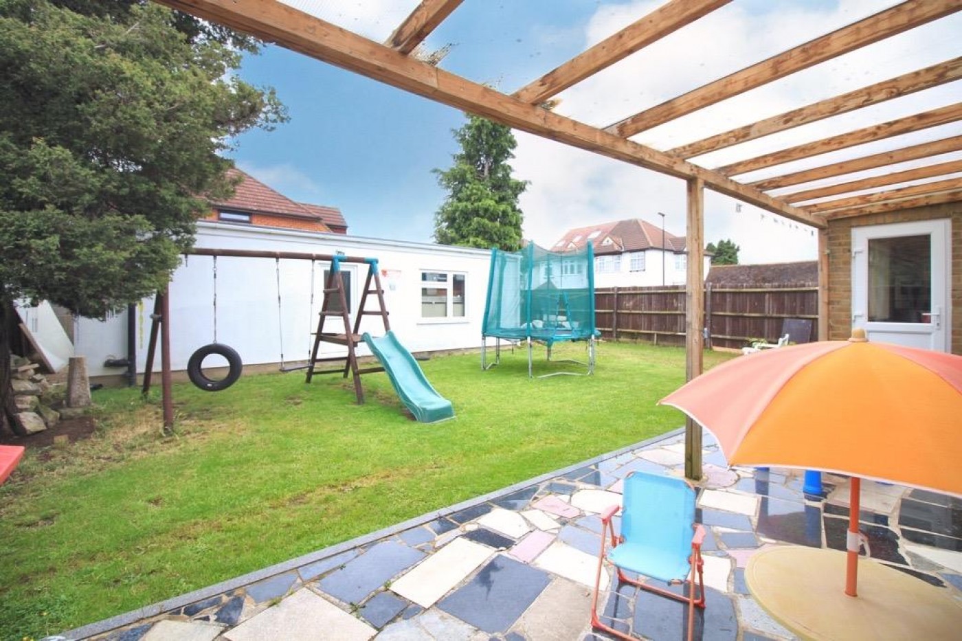 Upper Sutton Lane, Heston, TW5, 5 bedroom, Bungalow Detached