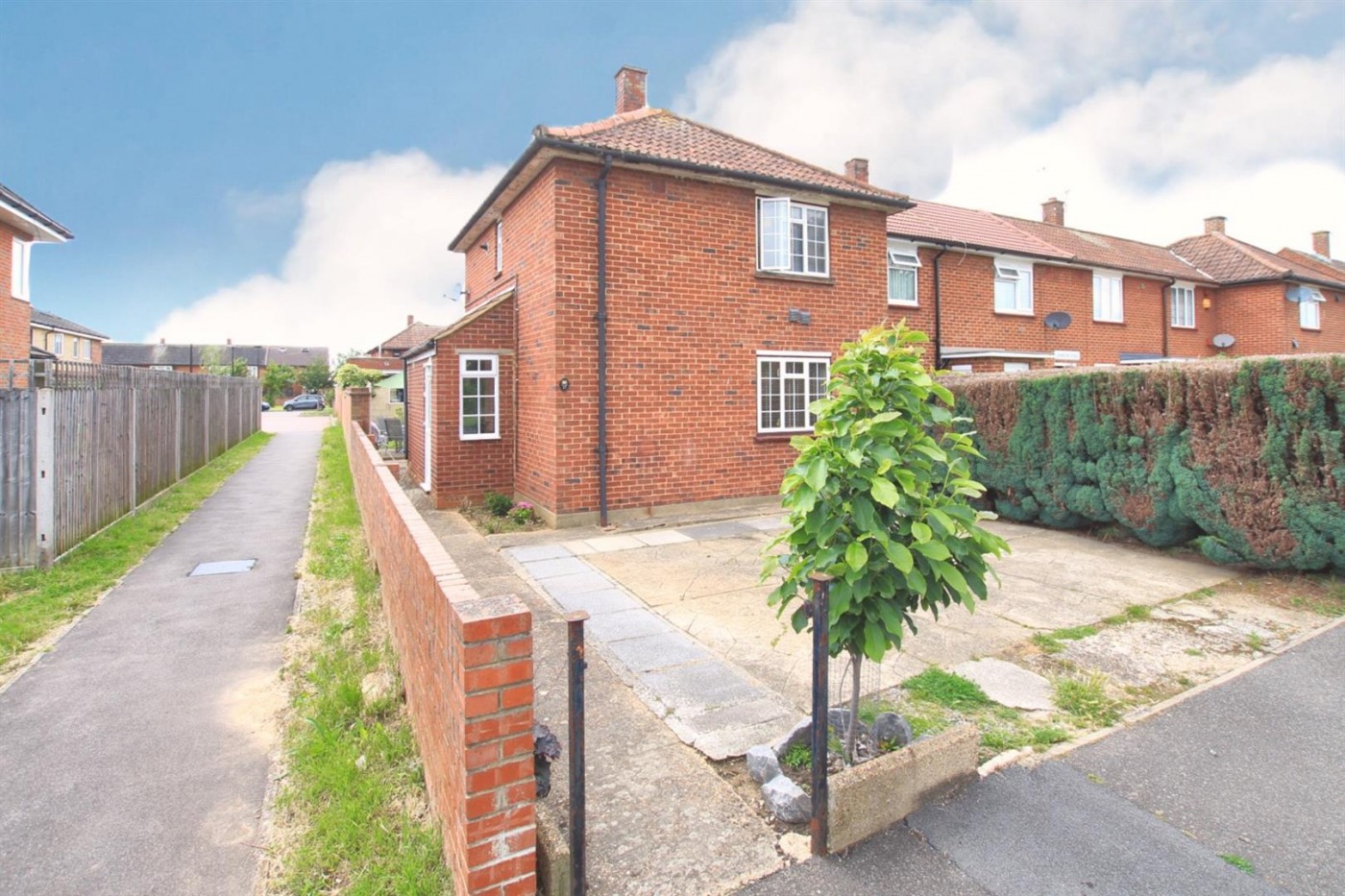 Johnson Road, Heston, TW5, 2 bedroom, House End Terrace