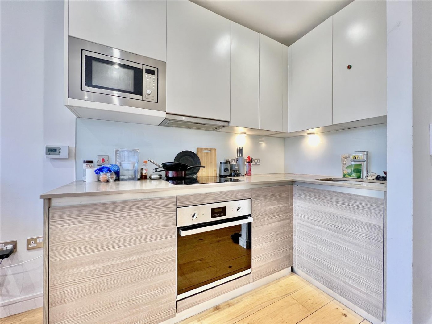 Central House, Lampton Road, Hounslow, TW3, Apartment