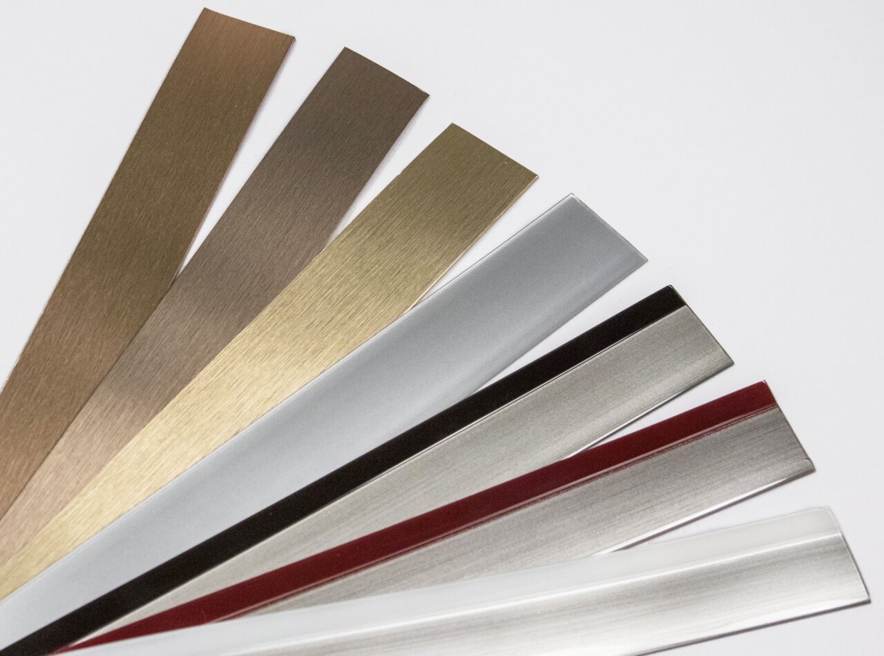 DC Distributing The DC Distributing team supplies metal edgebanding