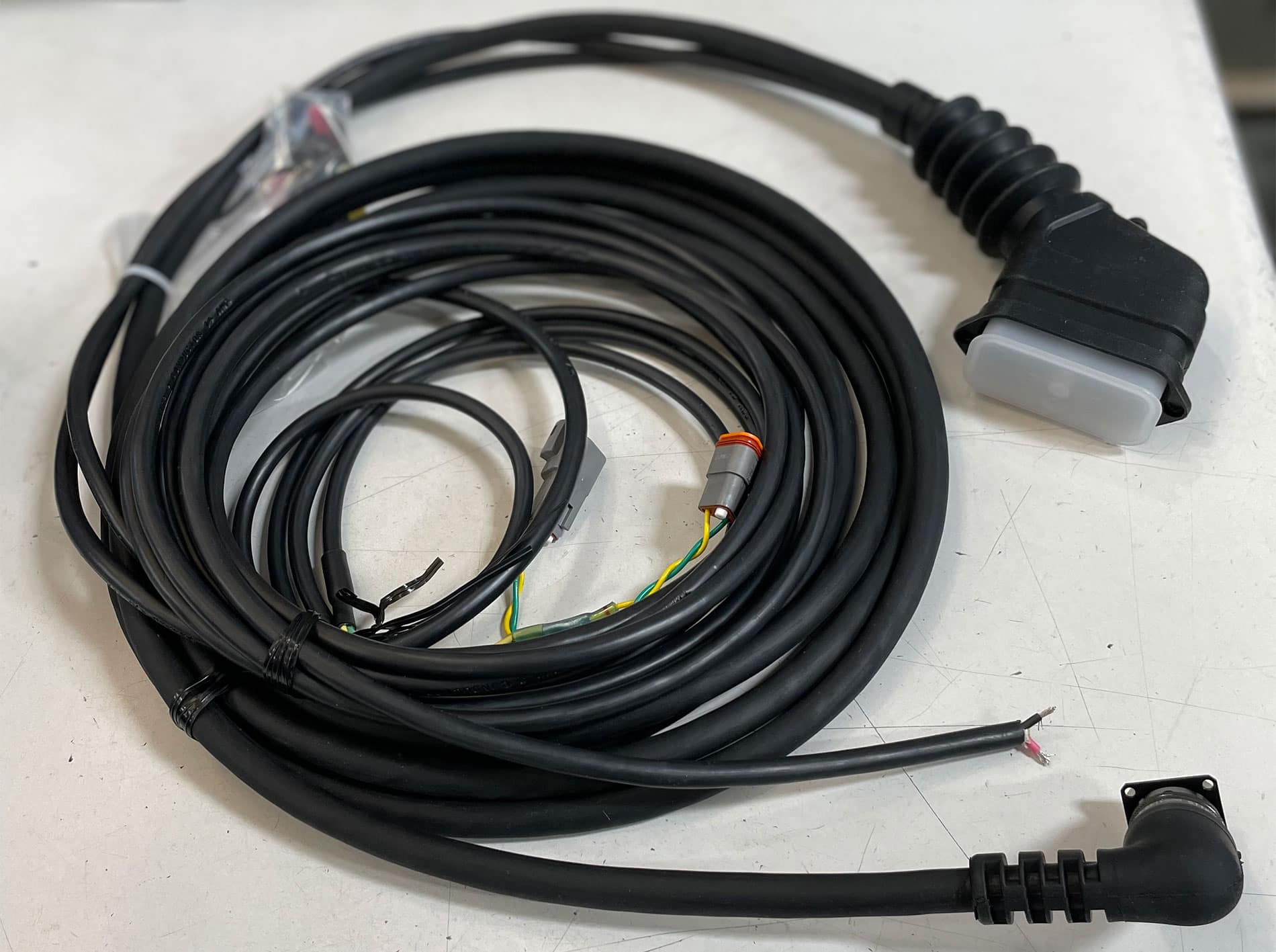 Overmolded Cable Assemblies & Custom CNC Machined Cable Molds