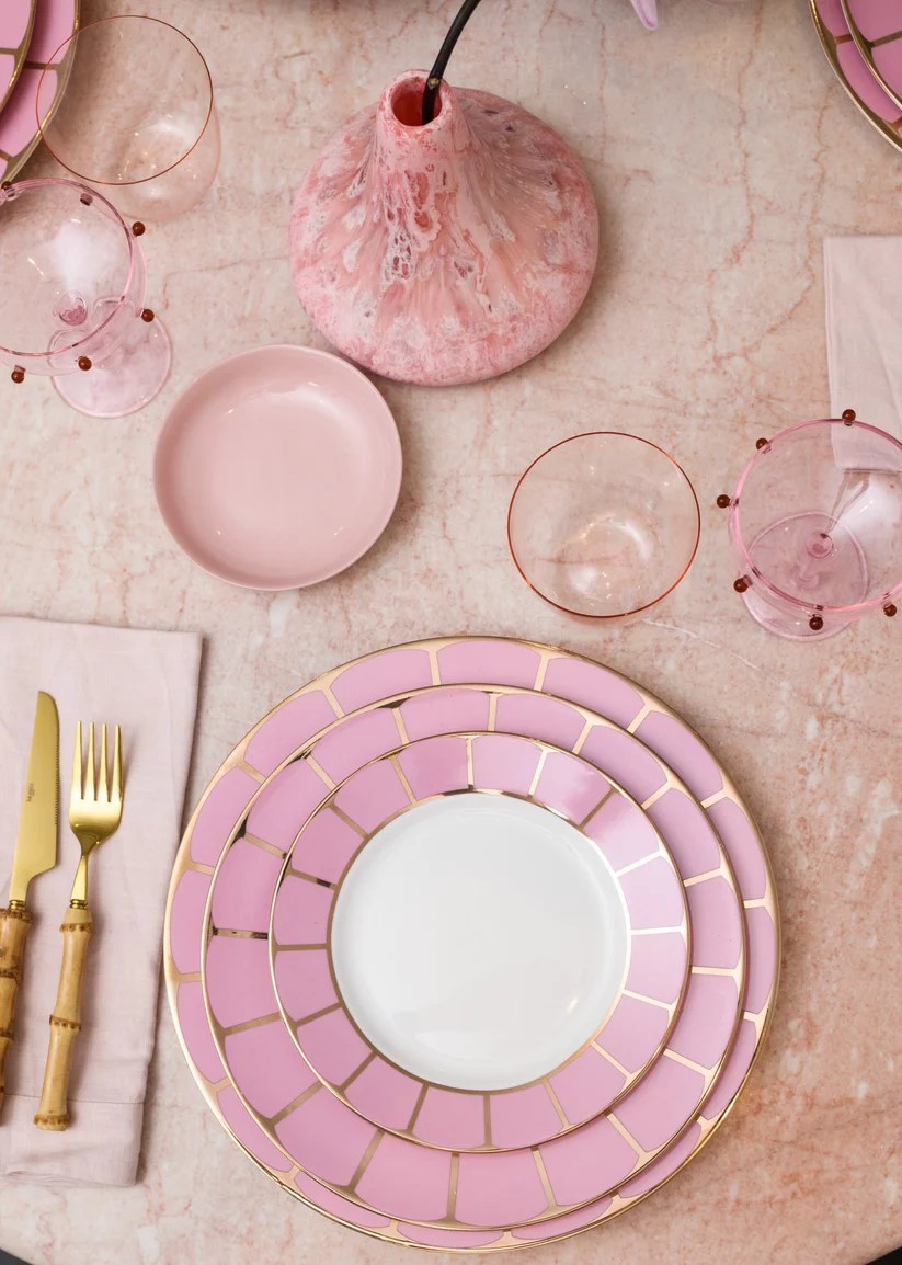 News Choosing Between Porcelain and Stoneware A Comprehensive Comparison