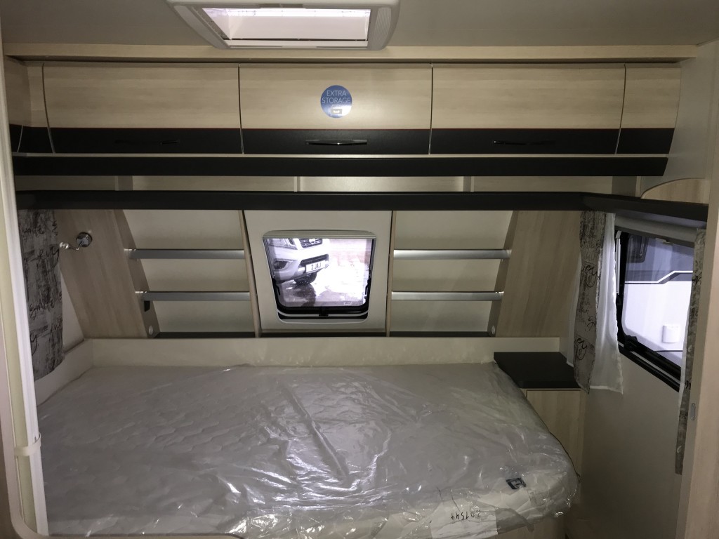 HOBBY De Luxe Edition 545 kmf 6 berth fixed bunkbeds new