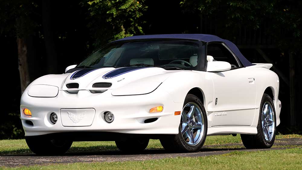 Pontiac Firebird 50 Years Dean’s Garage