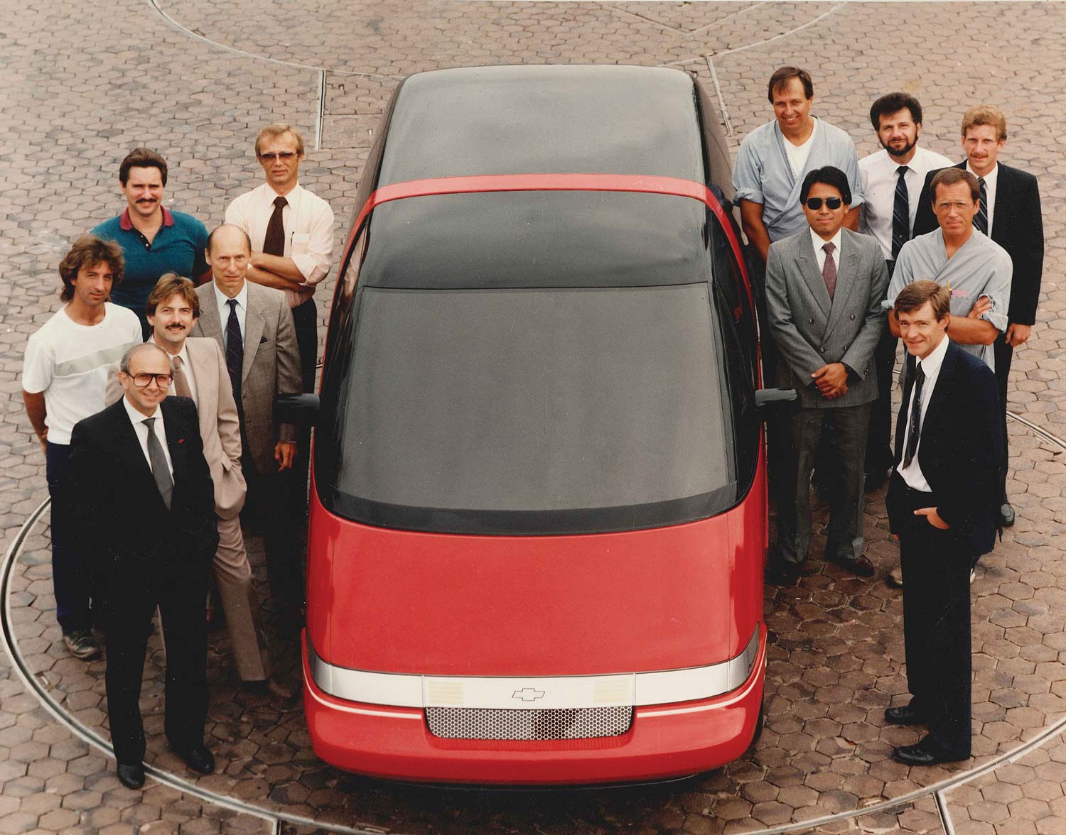 GM Sculptor Ray Hildebrandt Dean’s Garage