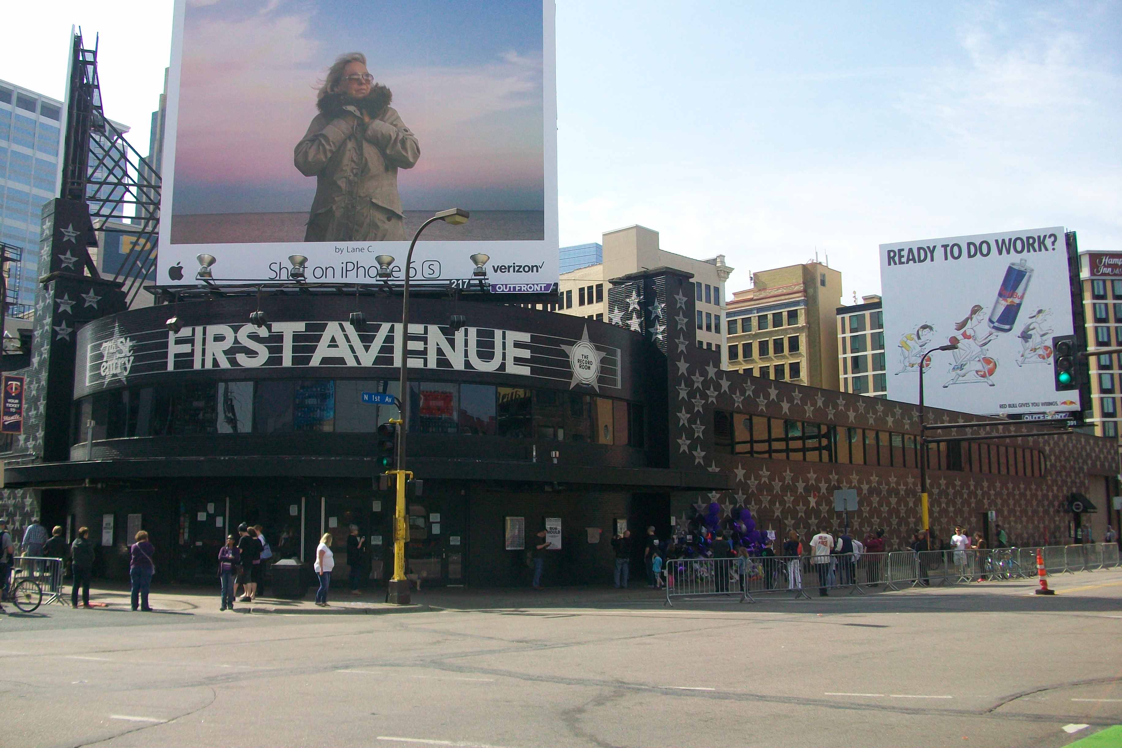 FIRST AVENUE PRINCE MEMORIAL
