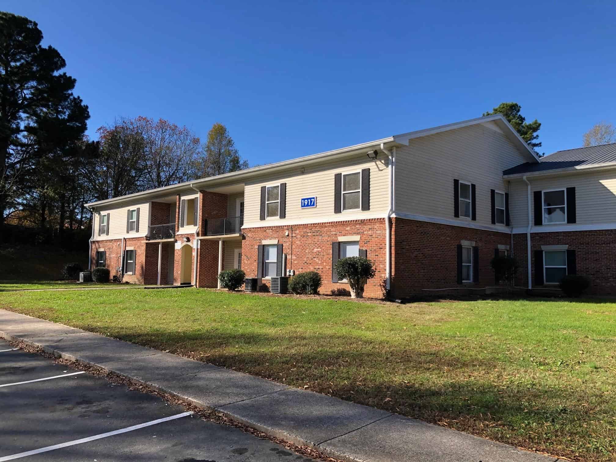 EASTBROOKE APARTMENTS 233 UNITS IN BURLINGTON, NC Deaton Investment