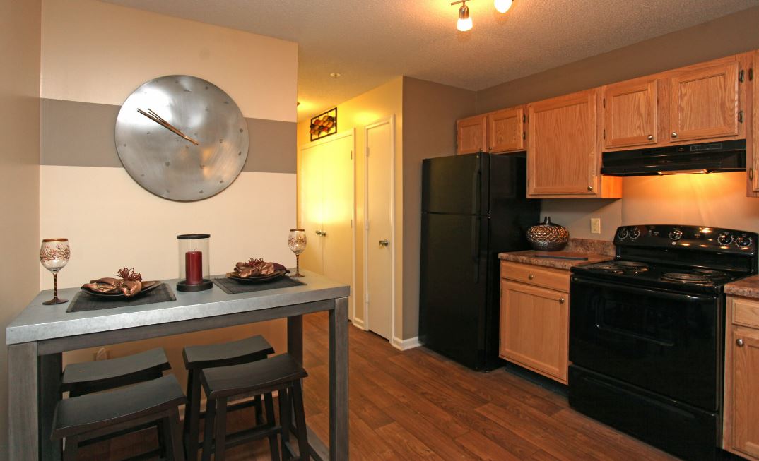 HAWK RIDGE APARTMENTS 168 UNITS IN WINSTONSALEM, NC Deaton Investment Real Estate