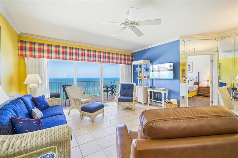 Coral Reef 1305, Relaxing 2BR AMAZING Gulf Views in PCB Deb's Beach