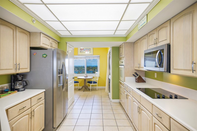 Coral Reef 1305, Relaxing 2BR AMAZING Gulf Views in PCB Deb's Beach