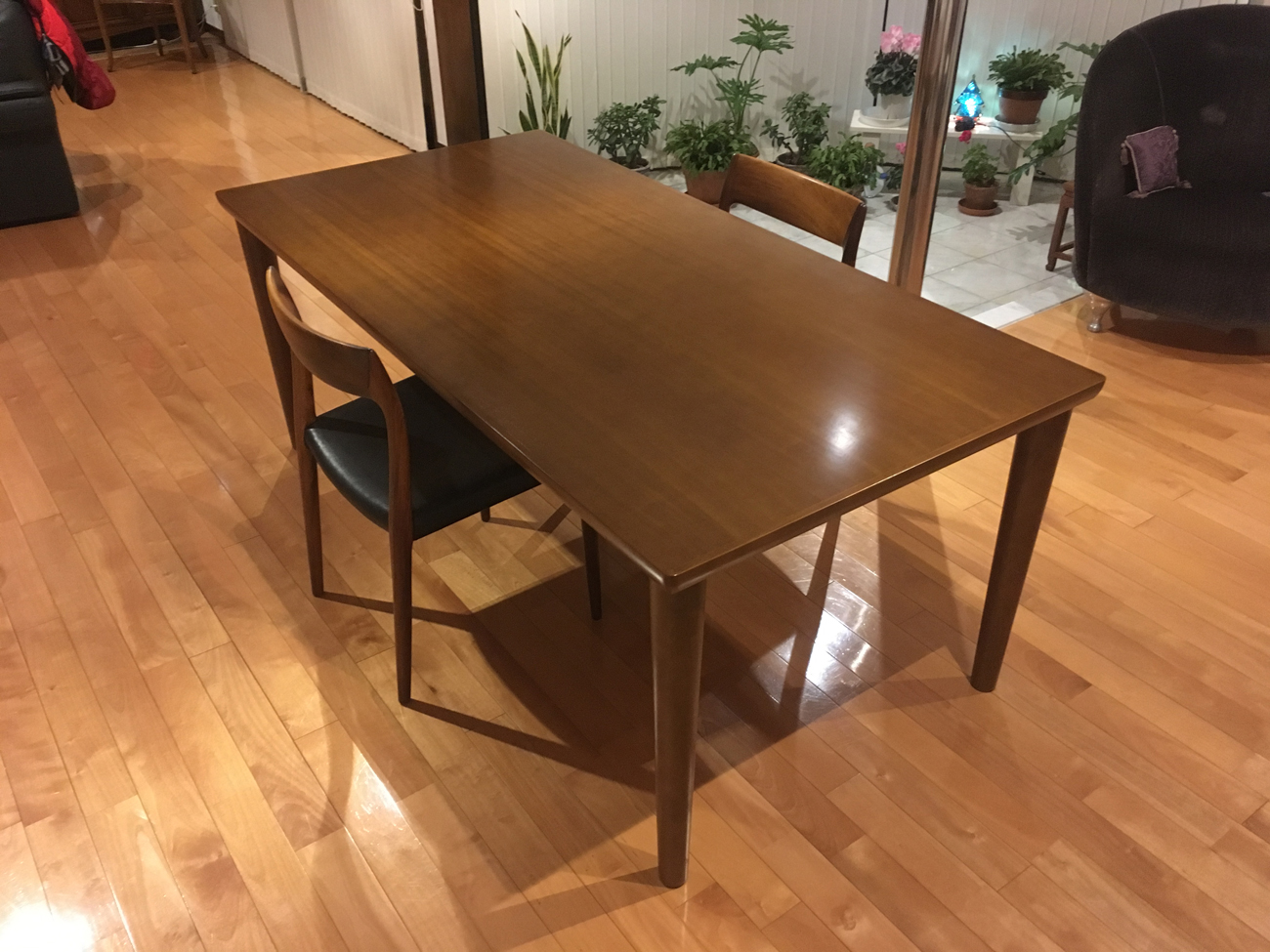 カリモク60 ダイニングテーブル1800（ウォールナット色）とビンテージ北欧家具ダイニングチェア のお届け « ～お