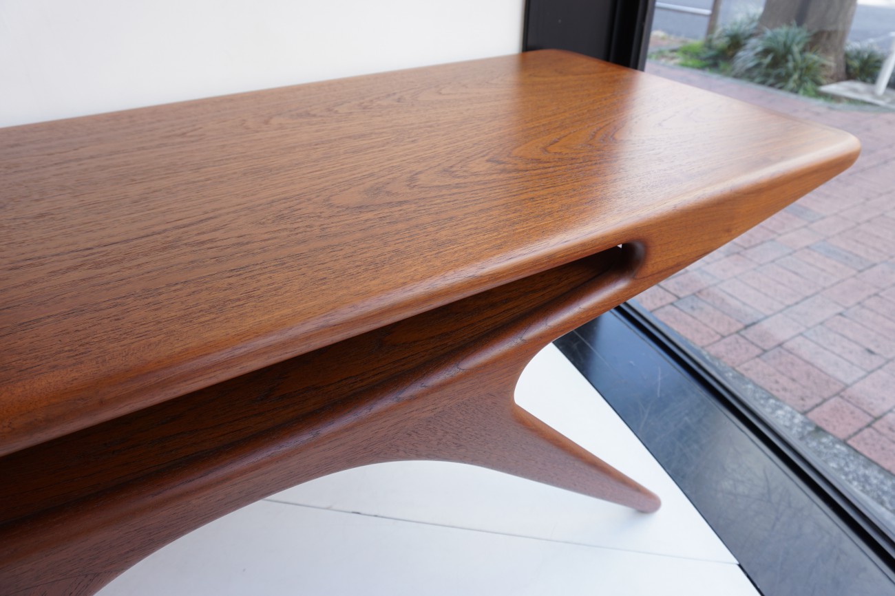Johannes Andersen Smile(UFO) table CFC / ヨハネス