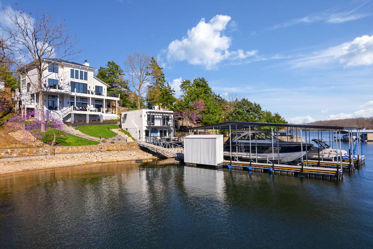 Discovering the Allure of Lake of the Ozarks Real Estate