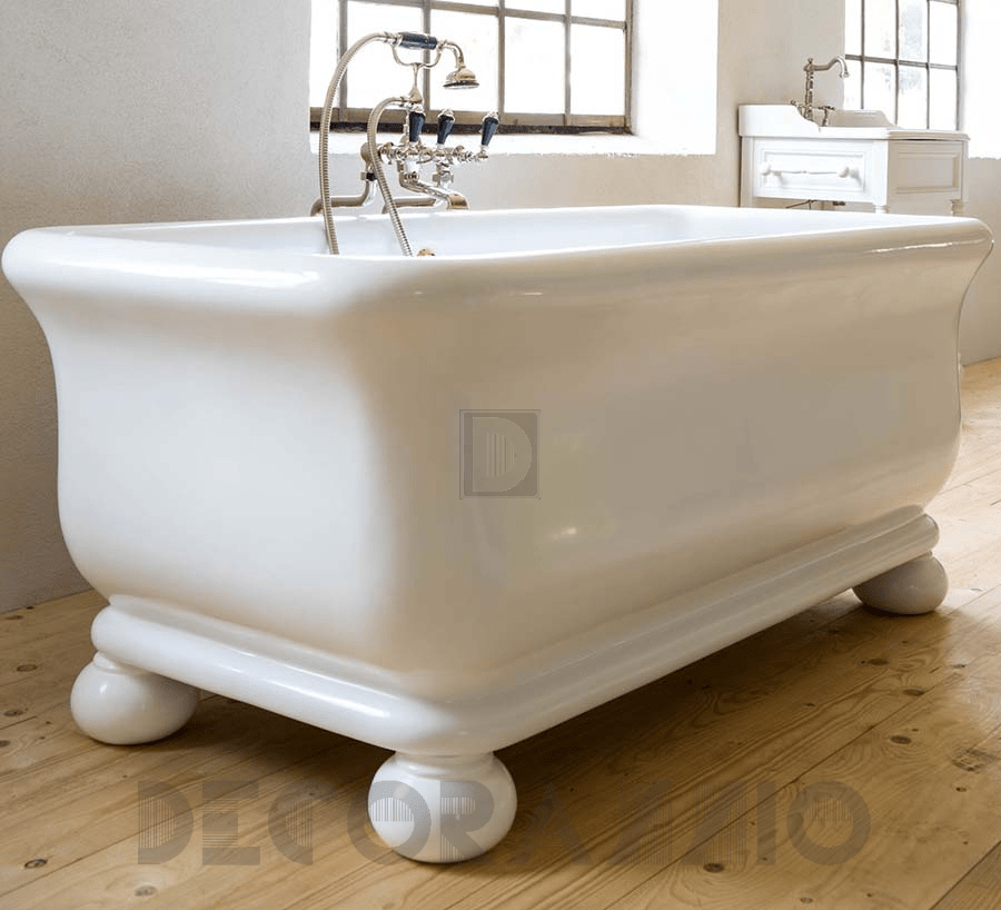 Ванна из литьевого мрамора Traditional Bathrooms