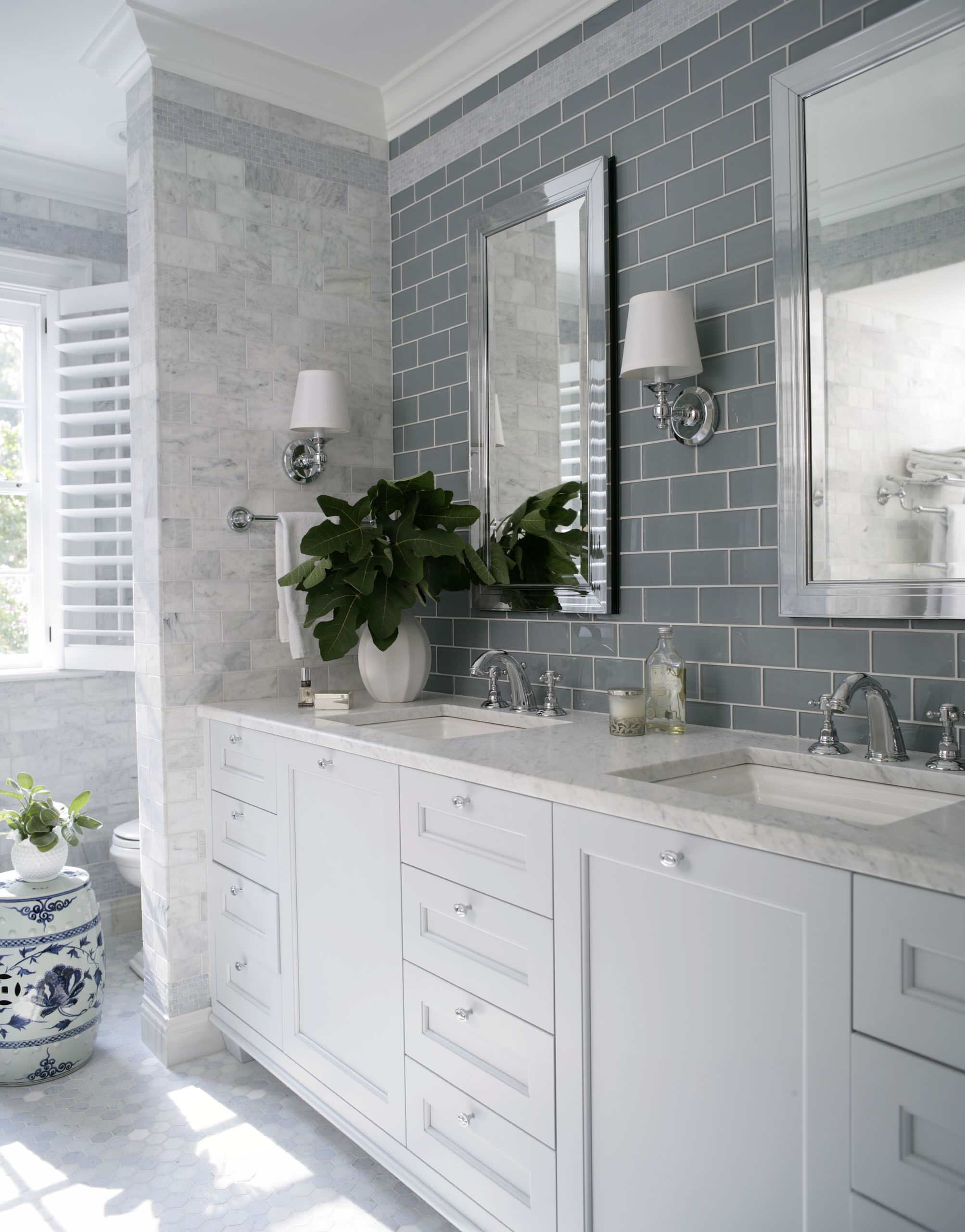 Should Bathroom Backsplash Match Countertop? Decor Snob