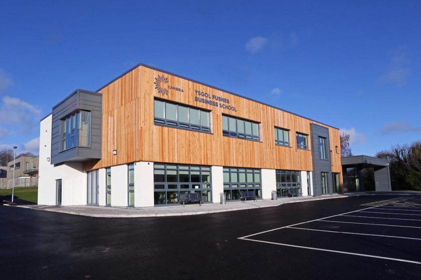 Wynne celebrates completion of new Coleg Cambria Management Centre
