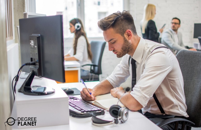Can I Get a Programming Job With an Associate's Degree?