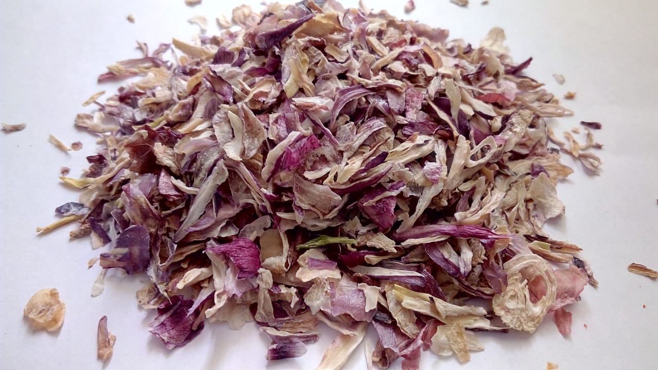 Dehydrated onion flakes white onion red onion